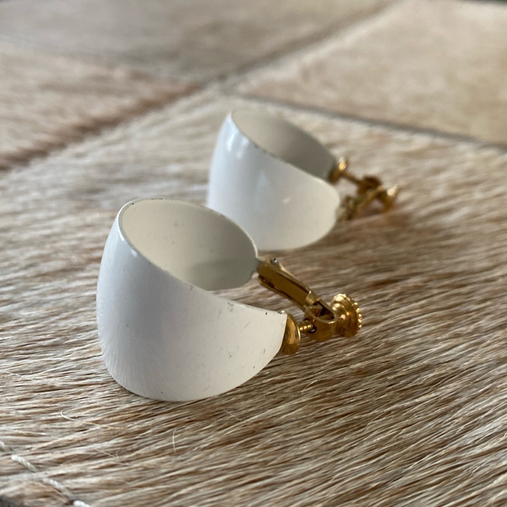 Napier Vintage White Hoops Goldtone Screw On Earrings